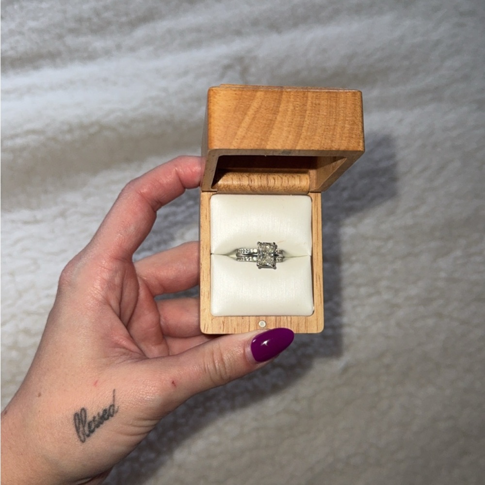 $4800 OBO: Radiant cut white gold engagement ring with 2 bands size 5